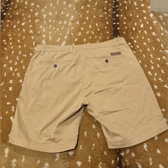 AG Wanderer Modern Slim Fit Shorts - Picture 3 of 3